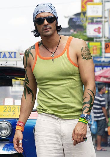Hate movie stars? Arjun Rampal wants you on his show!